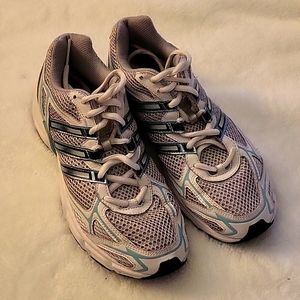 Adidas size 6 1/2 running shoe
